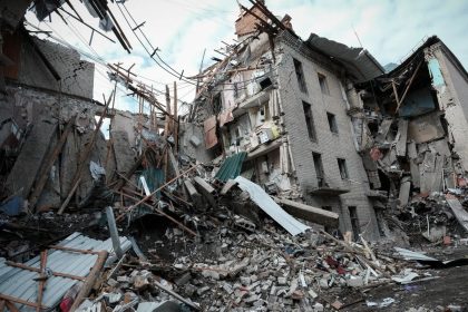 Prédio destruído por ataque