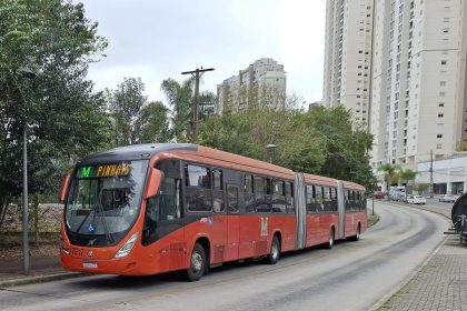 Ônibus do transporte coletivo