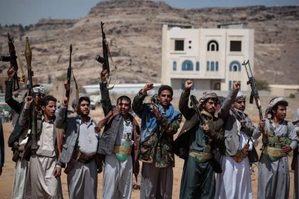 Integrantes do grupo houthi no Iêmen. Imagem de arquivo.