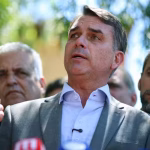 Podemos declara apoio a Flávio Bolsonaro e amplia alianças para o segundo turno presidencial