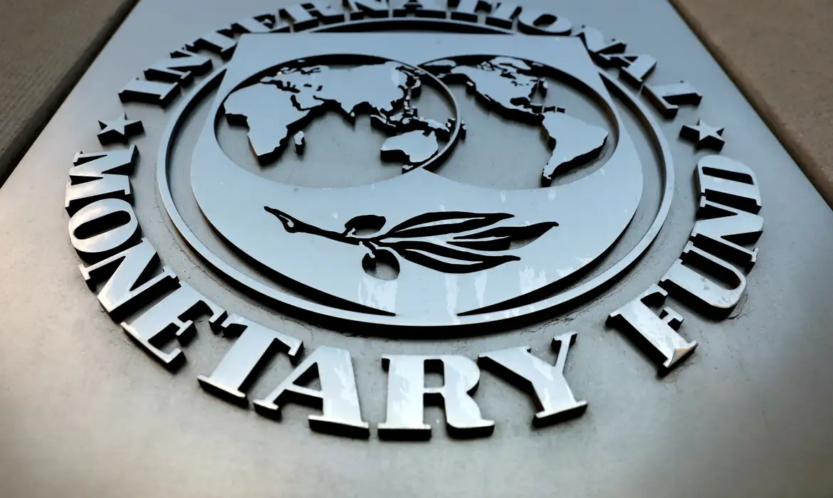 FMI projeta crescimento de 2,2% para o Brasil em 2026