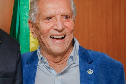 Carlos Alberto de Nóbrega tem implante de marcapasso remarcado