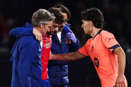 PSG confirma lesão de Kvaratskhelia e necessidade de cirurgia
