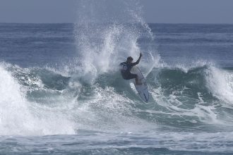 Medina fica em segundo em Peniche e sobe no ranking mundial