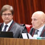 PGR teria impedido operação da PF contra Flávio Bolsonaro às vésperas do segundo turno, revela Claudio Dantas