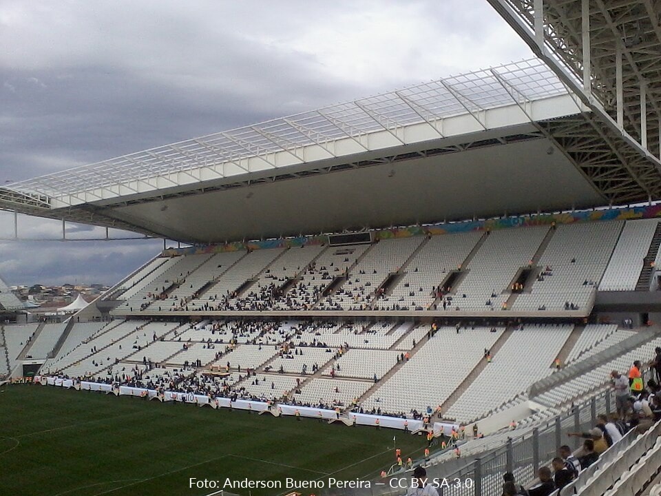 Corinthians recebe Vitória nesta segunda às 20h