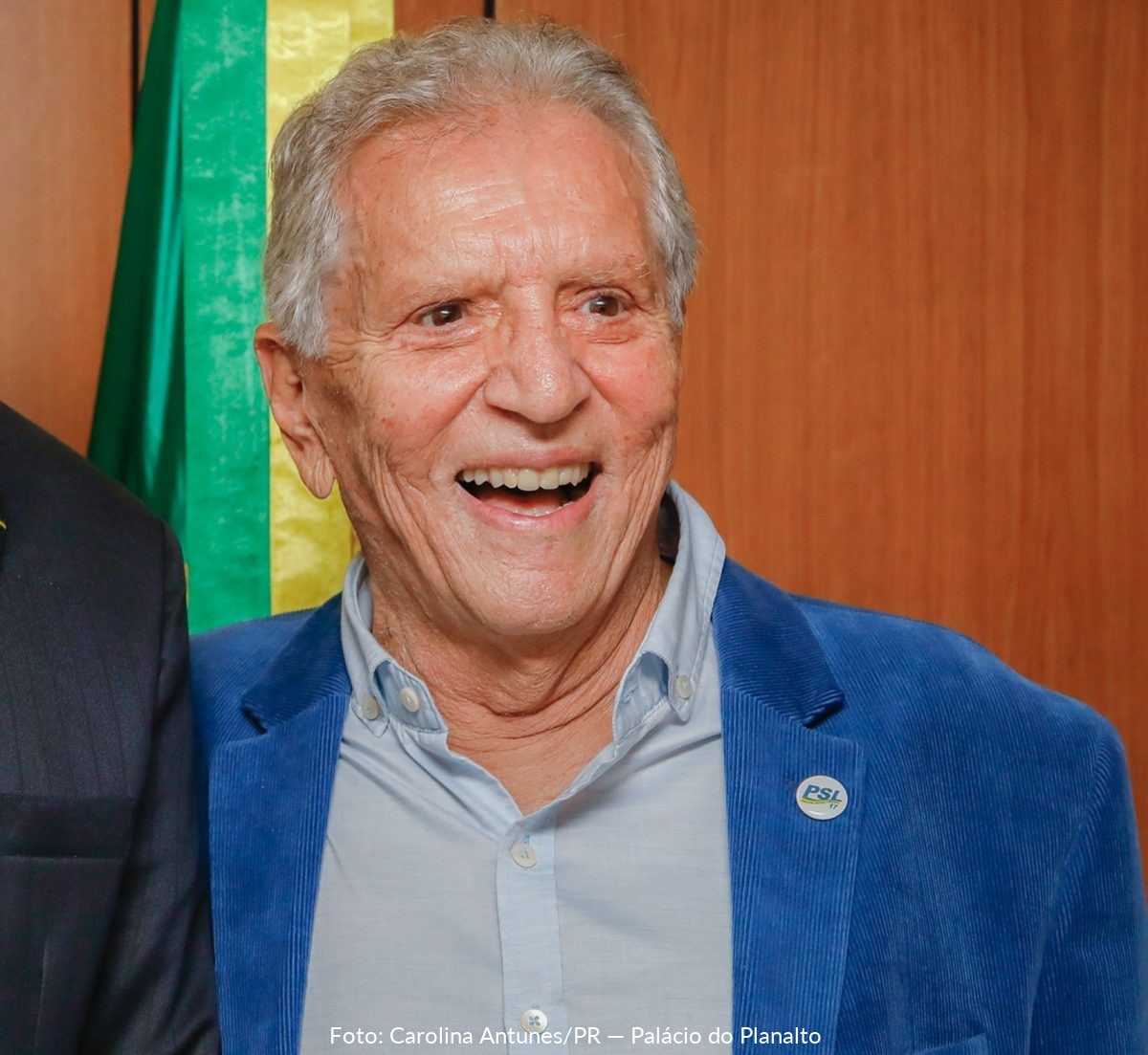 Carlos Alberto de Nóbrega tem implante de marcapasso remarcado